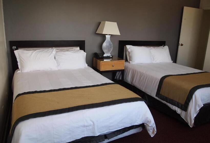 Номер Deluxe, Stamford Suites
