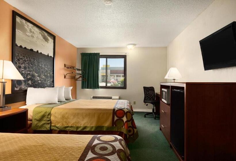 Номер Deluxe, Super 8 By Wyndham Concordia