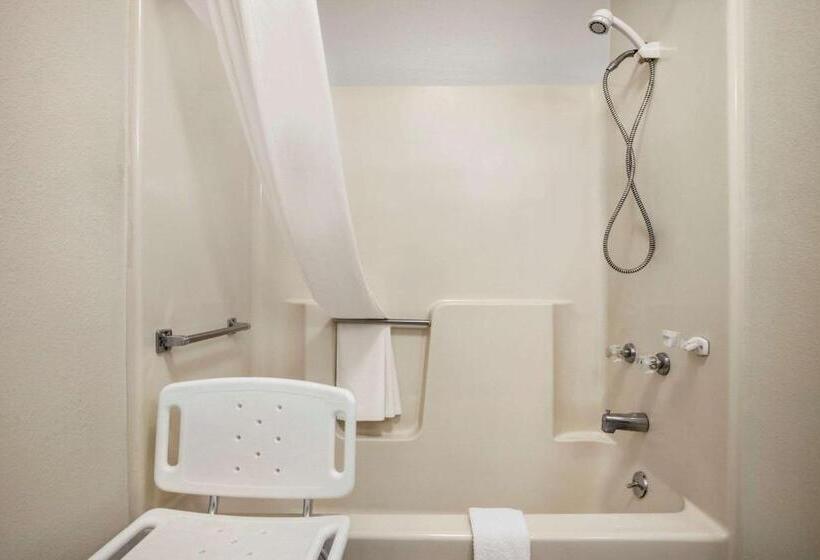 Люкс Адаптированный для Инвалидов, Super 8 By Wyndham Concordia