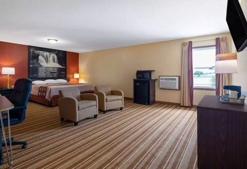 استودیوی استاندارد, Super 8 By Wyndham Mattoon
