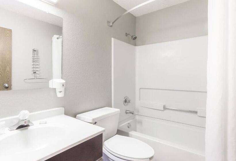 חדר סטנדרט, Super 8 By Wyndham St. Charles