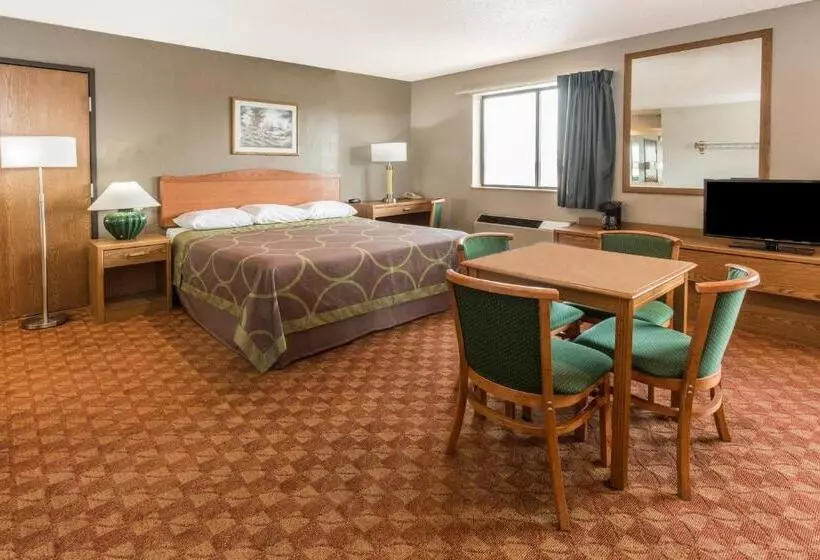 キングサイズベッドのデラックススイート, Super 8 By Wyndham St. Charles
