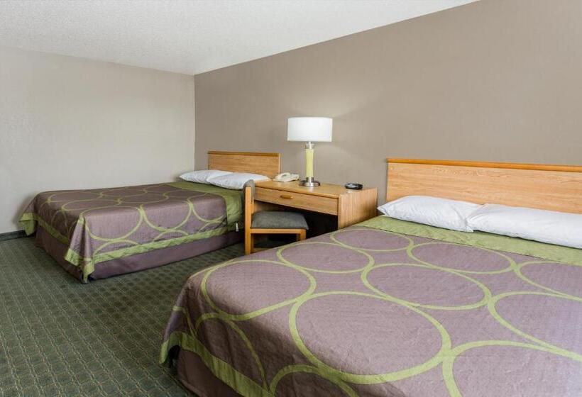 חדר סטנדרט שתי מיטות זוגיות, Super 8 By Wyndham St. Charles