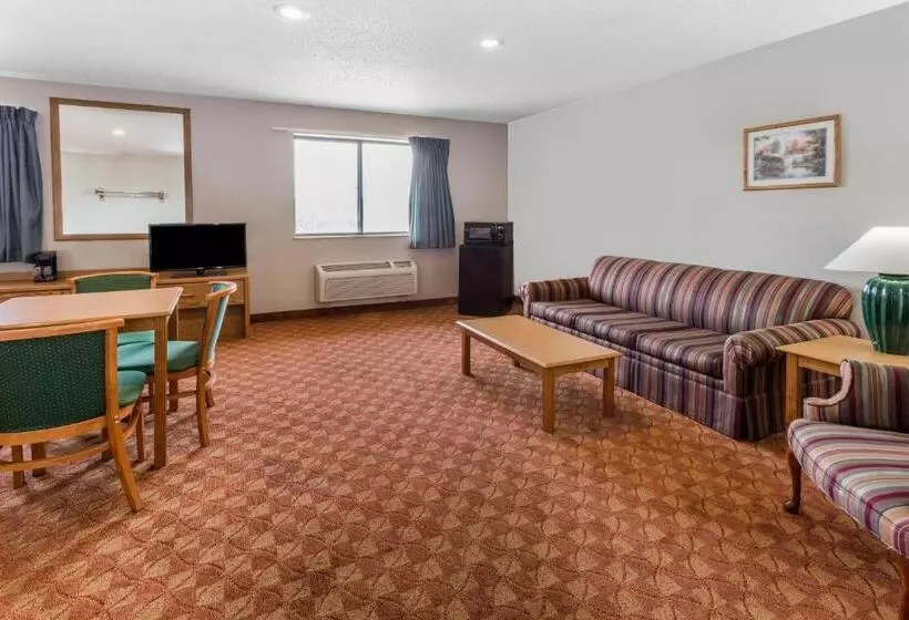 キングサイズベッドのスタンダードルーム, Super 8 By Wyndham St. Charles