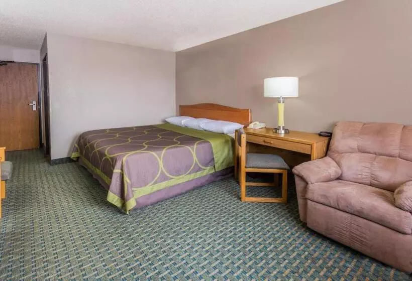 キングサイズベッドのスタンダードルーム, Super 8 By Wyndham St. Charles