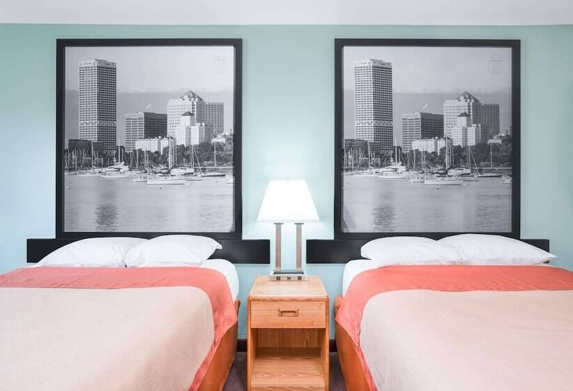 غرفه قياسيه سريرين مزدوجين, Super 8 By Wyndham Tomah Wisconsin