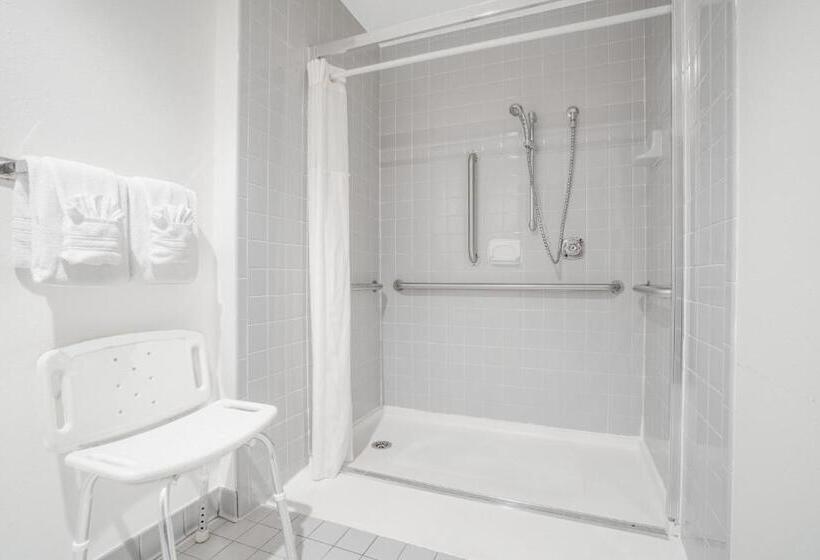 غرفة قياسية لذوى الاحتياجات الخاصة, Super 8 By Wyndham Tomah Wisconsin