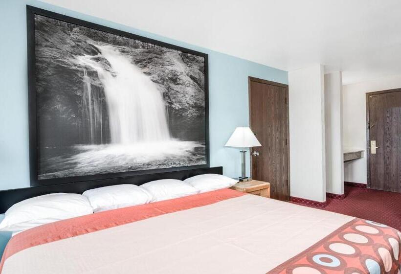 غرفة قياسية سرير كينج, Super 8 By Wyndham Tomah Wisconsin