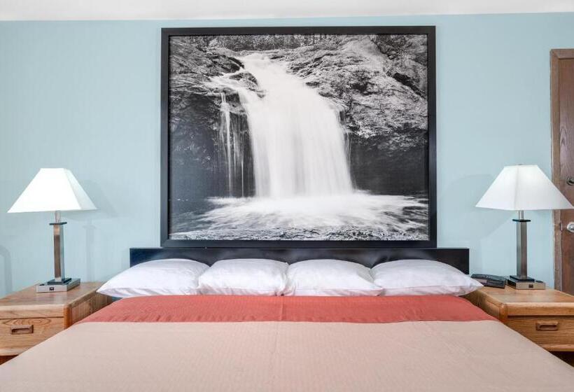 غرفة قياسية سرير كينج, Super 8 By Wyndham Tomah Wisconsin