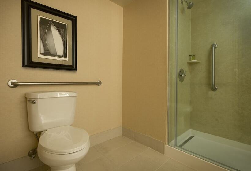 带2个双人床的标准工作室, Doubletree By Hilton Boston North Shore