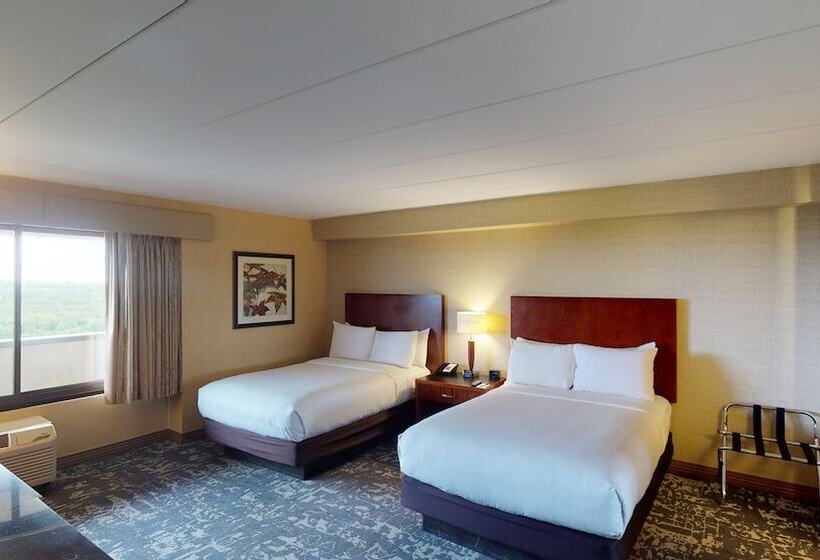 带2个双人床的标准工作室, Doubletree By Hilton Boston North Shore