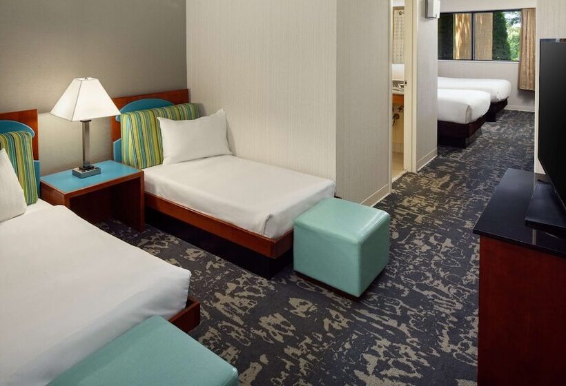 带2个双人床的标准工作室, Doubletree By Hilton Boston North Shore