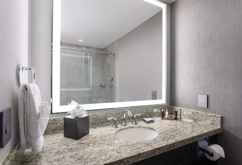 سوئیت با بالکن, Santa Ynez Valley Marriott