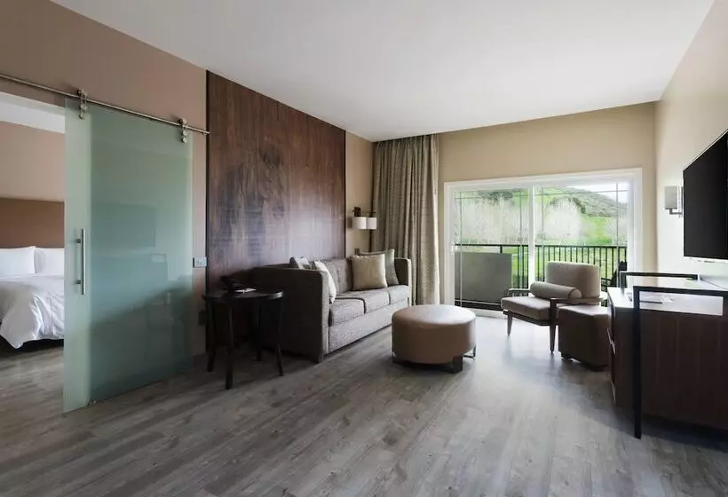سوئیت با بالکن, Santa Ynez Valley Marriott