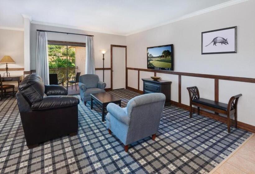 מיטת קינג בסוויטה, Tapatio Springs Hill Country Resort