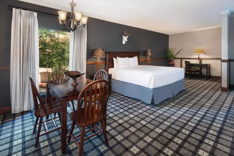 سوئیت با تخت بزرگ, Tapatio Springs Hill Country Resort