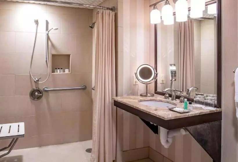 キングサイズベッドのスタンダードルーム, The Equinox Golf Resort & Spa