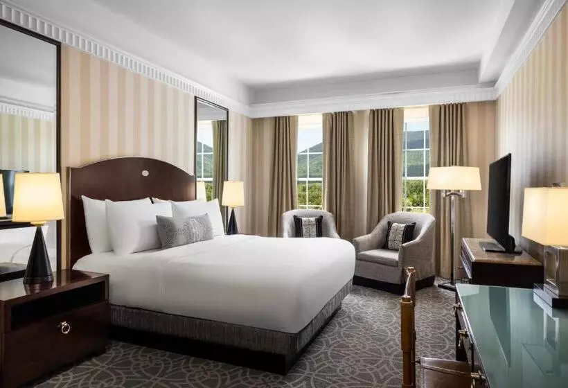 キングサイズベッドのスタンダードルーム, The Equinox Golf Resort & Spa
