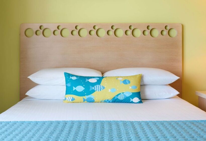 스탠다드 룸 측면 바다 전망, Aston Waikiki Circle