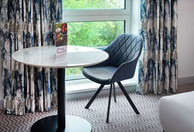 اتاق لوکس با تخت بزرگ, Hilton Houston Westchase