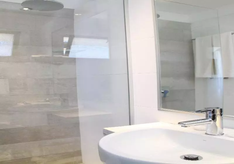 اتاق استاندارد یک نفره, Milano
