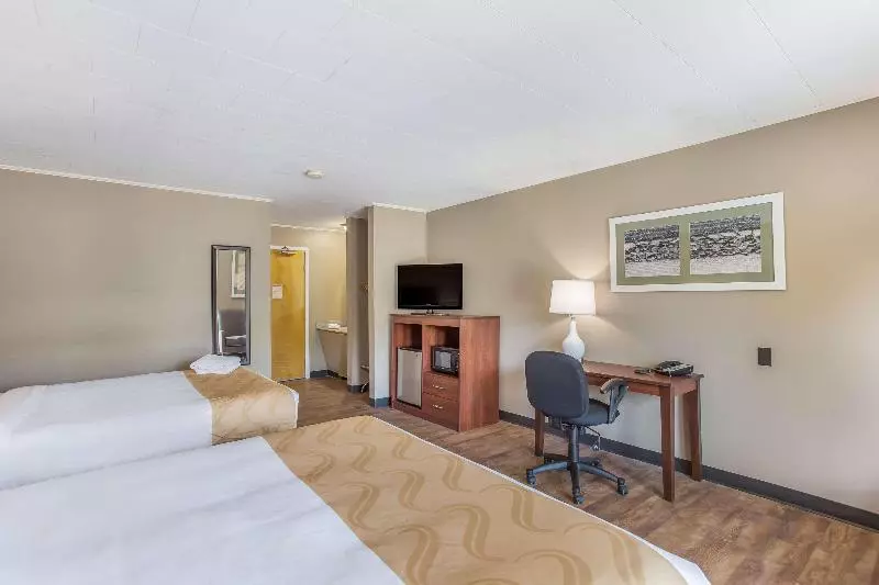 クイーンサイズベッドのスタンダードルーム, Quality Inn & Suites