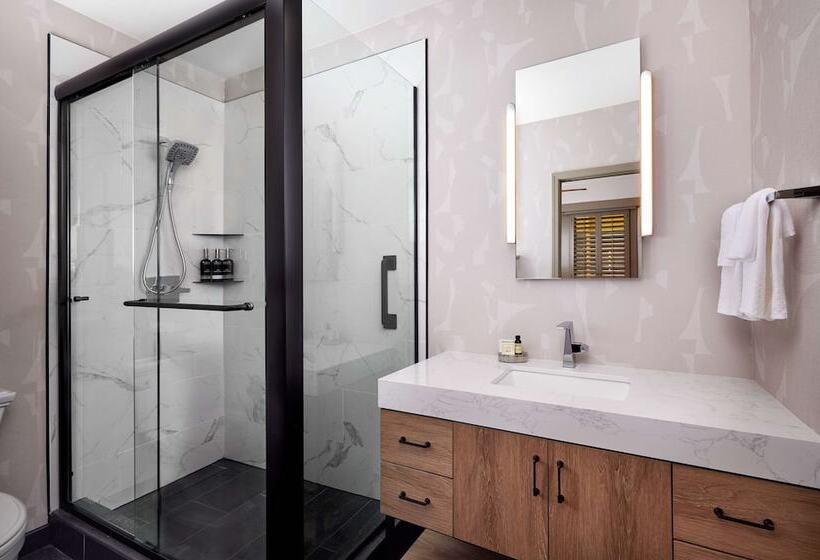 اتاق لوکس, The Barnes San Francisco, Tapestry Collection By Hilton