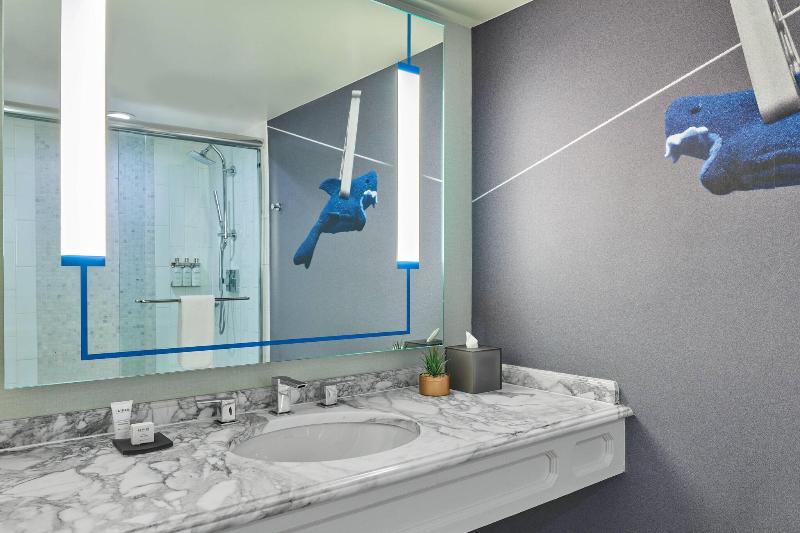 اتاق استاندارد با چشمانداز کوهستان, The Camby Autograph Collection