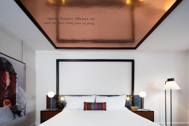 اتاق استاندارد با تخت دو نفره بزرگ, The Camby Autograph Collection