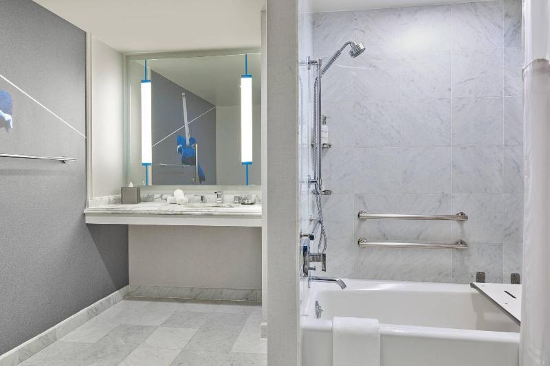 اتاق استاندارد با تخت بزرگ, The Camby Autograph Collection