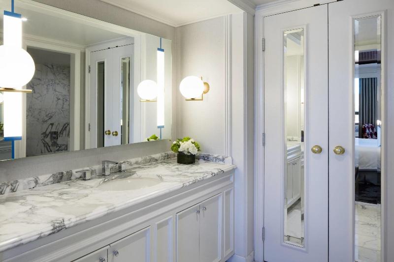 اتاق استاندارد با تخت بزرگ, The Camby Autograph Collection