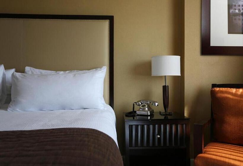 스탠다드 스튜디오, The River Inn