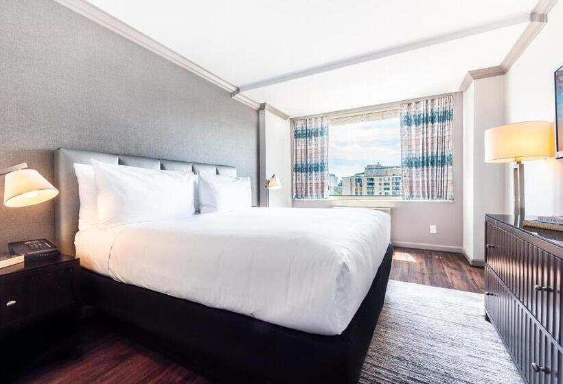 스위트 킹사이즈 침대, The River Inn