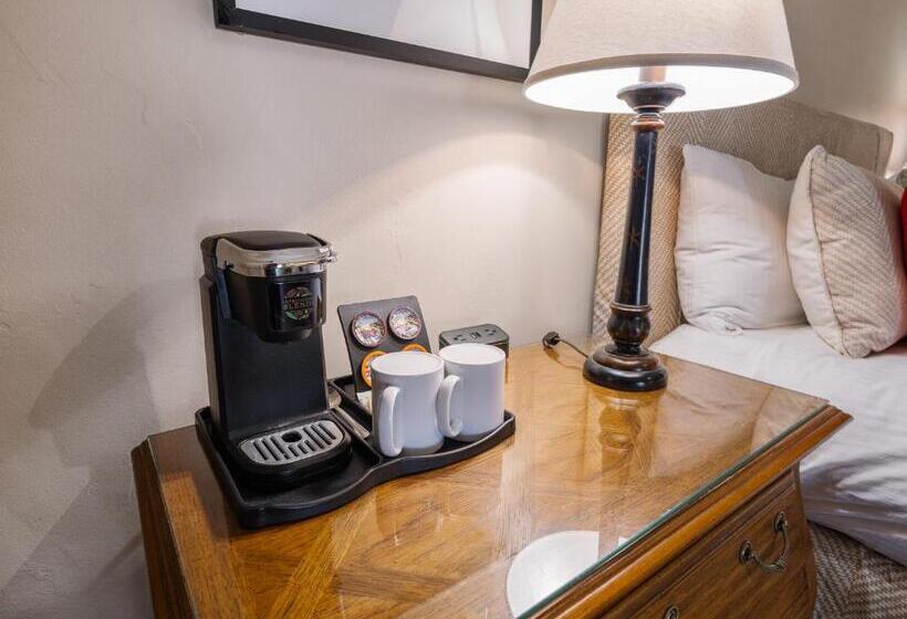 غرفة قياسية سرير كينج, The Upham