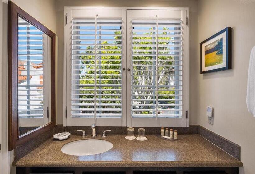 غرفة قياسية, The Upham