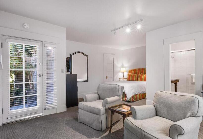 غرفة قياسية مطلّة علي الحديقة, The Upham