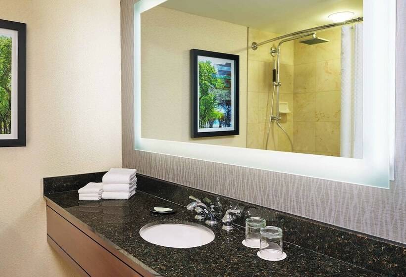 חדר קלאב, The Westin Michigan Avenue Chicago
