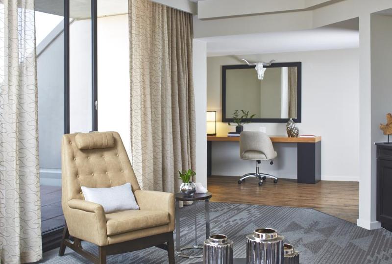 Номер Стандарт, The Worthington Renaissance Fort Worth