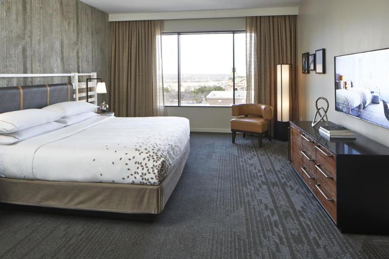 Номер Стандарт, The Worthington Renaissance Fort Worth