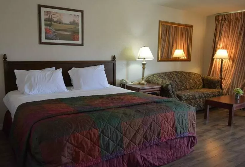 キングサイズベッドのスタンダードルーム, Travelodge By Wyndham Trinidad