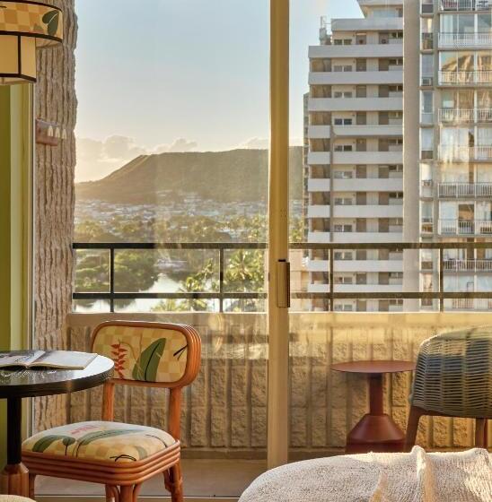 キングサイズベッドのスタンダードルーム, Wayfinder Waikiki   Voted Top 10 Best Hotels In Hawaii!
