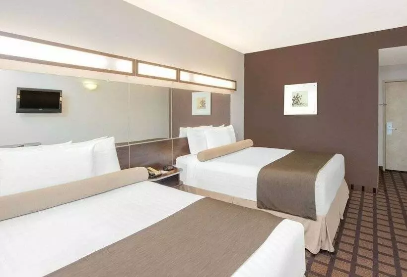 اتاق استاندارد با 2 تخت دوبل, Microtel Inn & Suites By Wyndham Quincy Downtown   River Area