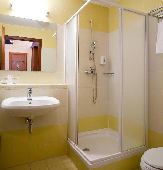 اتاق استاندارد یک نفره, Bioenergy Resort Salinera