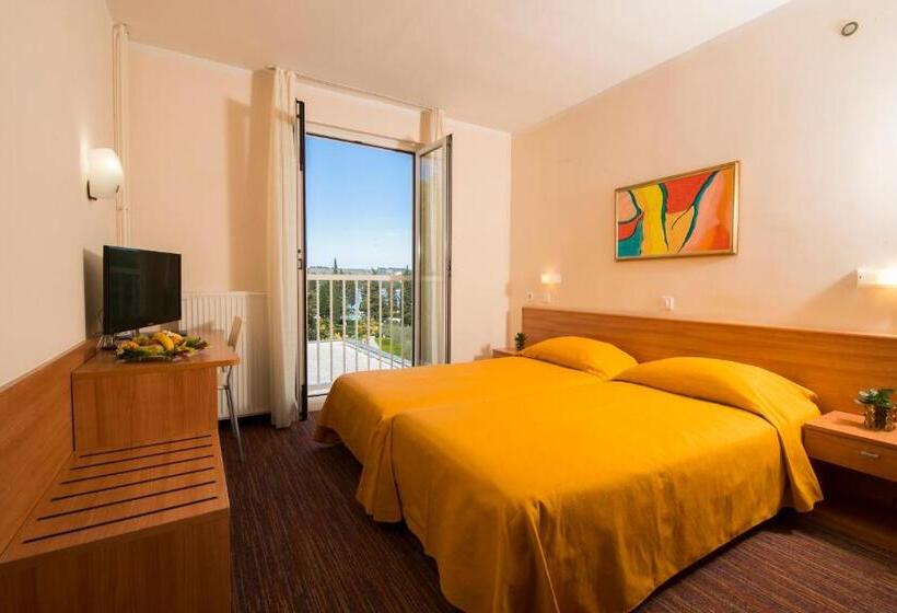 اتاق استاندارد یک نفره, Bioenergy Resort Salinera