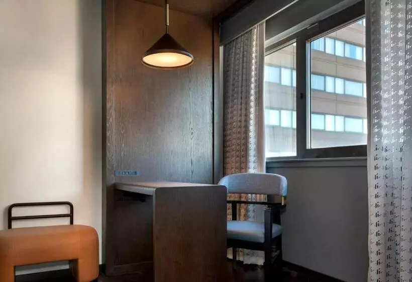 اتاق استاندارد با تخت بزرگ, Boston Marriott Copley Place