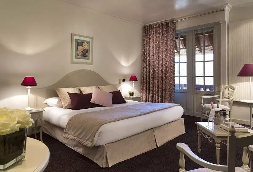 Deluxe Room, Chateau De Montvillargenne