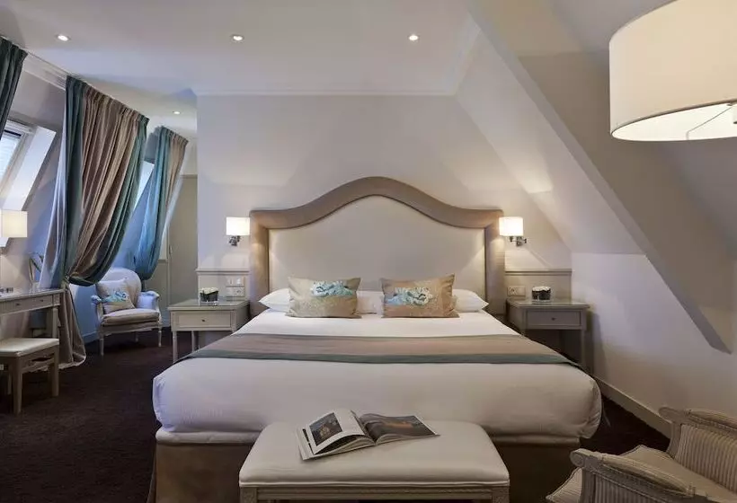 Deluxe Room, Chateau De Montvillargenne