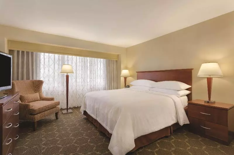سوئیت با تخت بزرگ, Embassy Suites Hotel Denver Tech Center