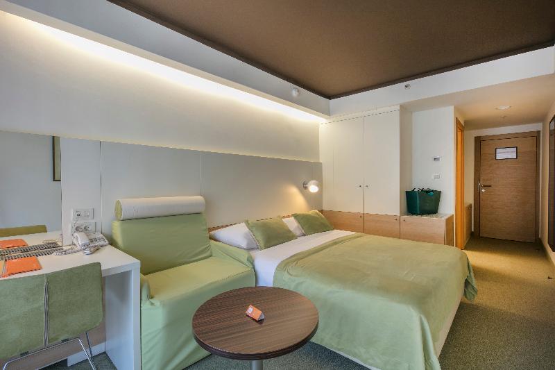 Семейный Номер Боковой Вид на Море, Family Hotel Vespera