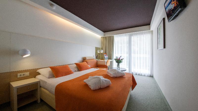 Номер Стандарт Вид на Парк, Family Hotel Vespera